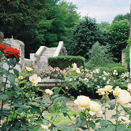 Le Pavillon De Vallet Bed & Breakfast Athée-sur-Cher Екстериор снимка